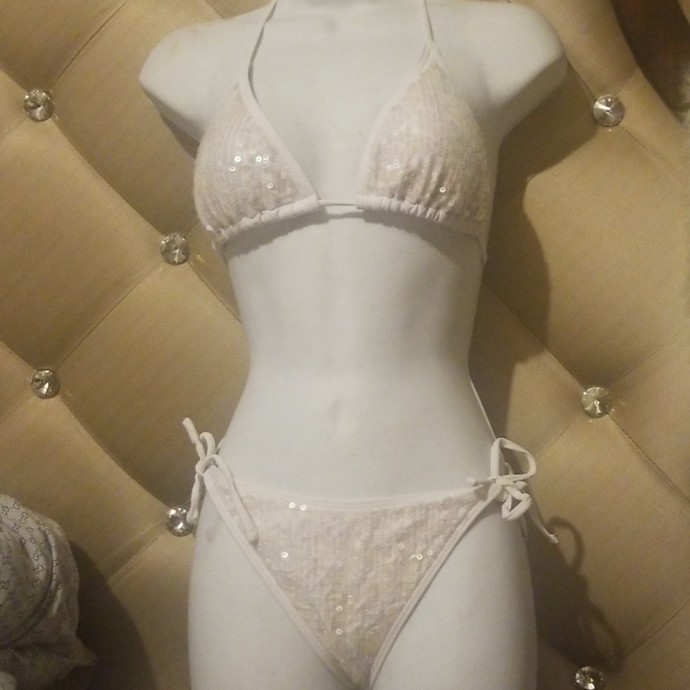 Sequin white